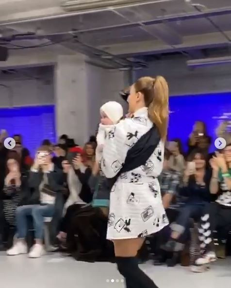 Tülin Şahin kızı Siena Leyla ile Londra Moda Haftası'nda rüzgar estirdi! - Resim: 4