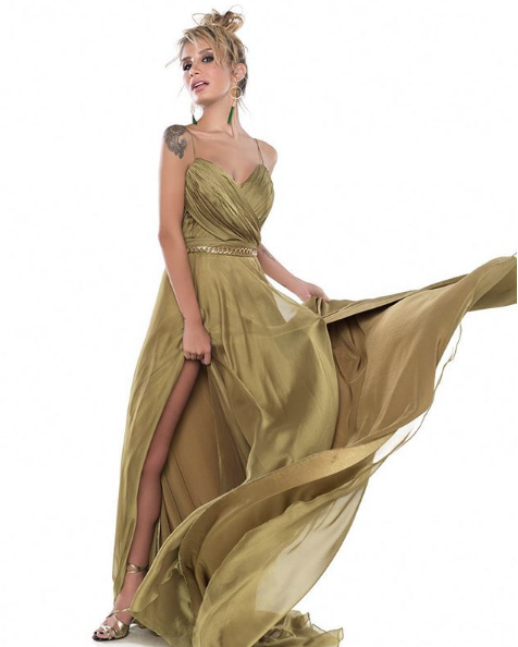 İrem Derici'nin kardeşi Cemre Derici'ye bakın kopyası gibi - Resim: 1