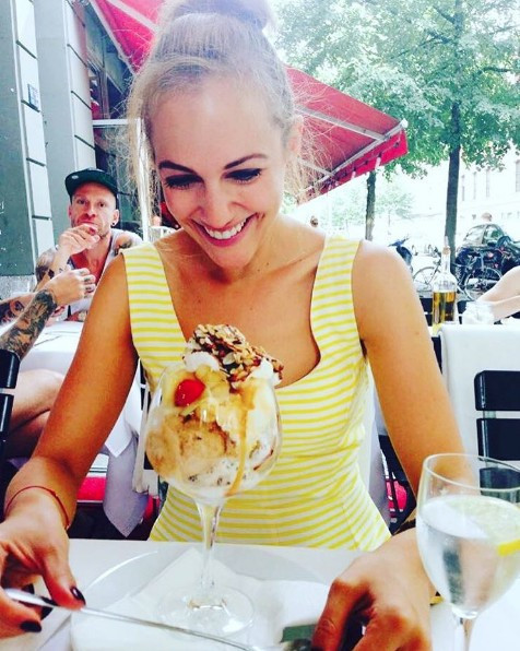 Meryem Uzerli'nin makyajsız haline bakın yok artık - Resim: 2