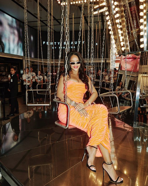 Rihanna 10 yıllık gelecek planlarından bahsetti çocuk detayı duyanları şaşırttı - Resim: 3