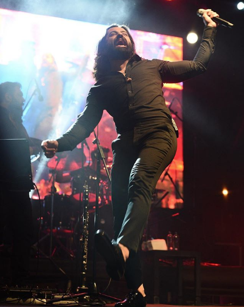 Koray Avcı Hadise'ye özendi! Almanya konserinde oryantal şovu olay oldu - Resim: 2