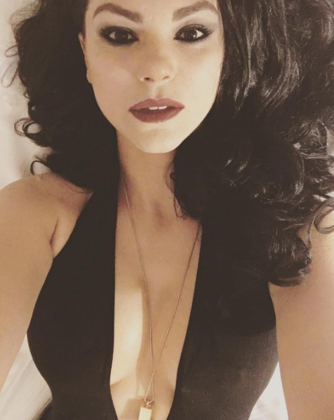 Ünlü popçuya sapık şoku! Dudaklarını yalamaya başlayınca... - Resim: 1