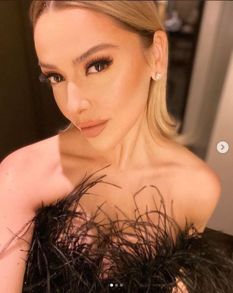 Hadise'den ablası Hülya Açıkgöz'e zehir zemberek sözler! - Resim: 2