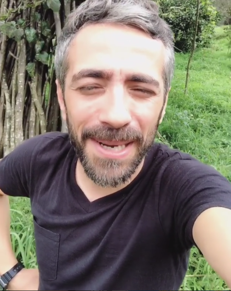 Ünlü şarkıcıdan fotoğraf çektirmek isteyen hayranına büyük terbiyesizlik!  - Resim: 3