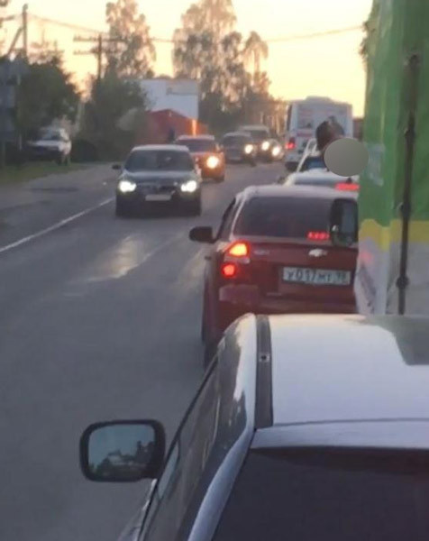 Yolun ortasında aracın tepesinde cinsel ilişkiye girdiler üstüne bir de... - Resim: 2