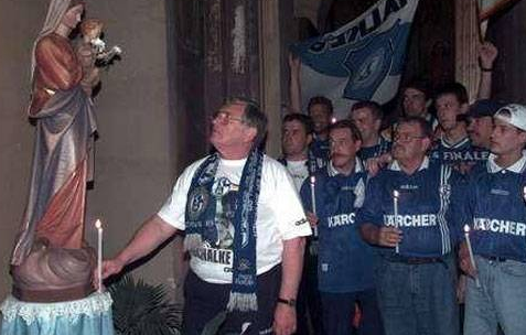 Bu futbolcular dua etmeden maça çıkmıyor - Resim: 4