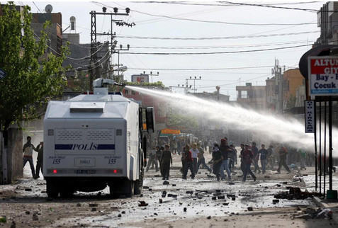 Yine çocuklar namlunun ucuna sürüldü - Resim: 1