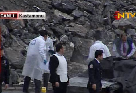 Saldırı sonrası araç bu hale geldi - Resim: 2