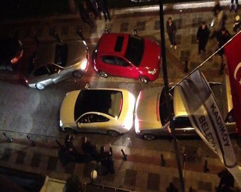 Sarhoş sürücü caddeyi birbirine kattı - Resim: 2