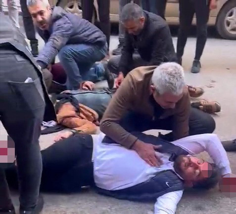 Şanlıurfa'da akraba kavgası kanlı bitti! 1 kişi öldü, 4 kişi de ağır yaralandı - Resim: 0