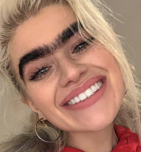 Gören kaşlarıyla dalga geçiyordu! Şimdi herkes peşinden koşuyor - Resim: 3