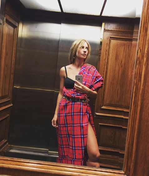 Tuba Ünsal'ın sütyenli asansör pozu olay oldu - Resim: 3