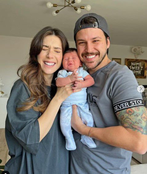 Fulya Zenginer oğlunun fotoğrafını ilk kez paylaştı. Milan bebeğe bakın kime benziyor! - Resim: 1