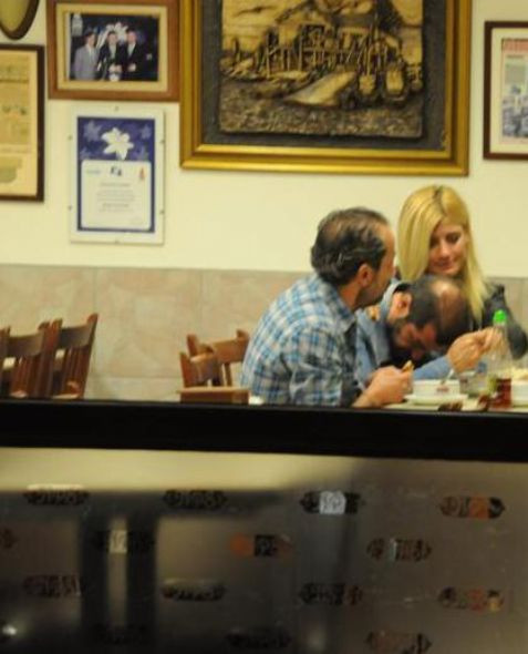 Ünlü oyuncuya çorbacıda feci dayak - Resim: 3