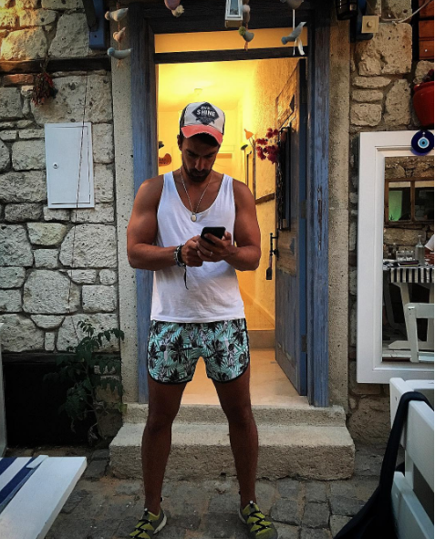 Siyah Beyaz Aşk İbrahim Çelikkol'un eşine bakın Fahriye Evcen'in kopyası - Resim: 4