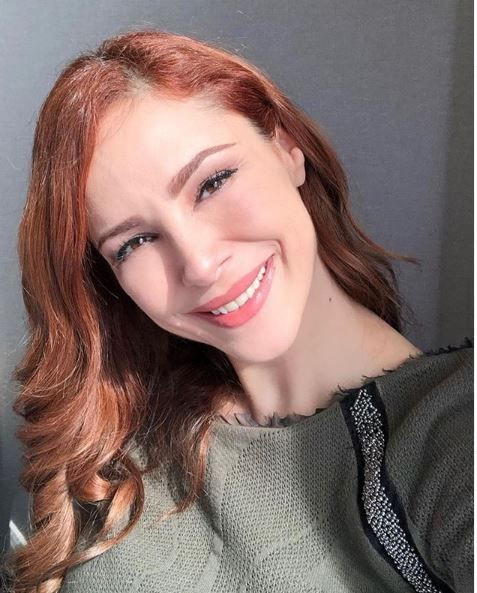 Kanal D dizi oyuncusu Mine Tugay Beren Saat'e nispet yapıp amuda kalktı - Resim: 1