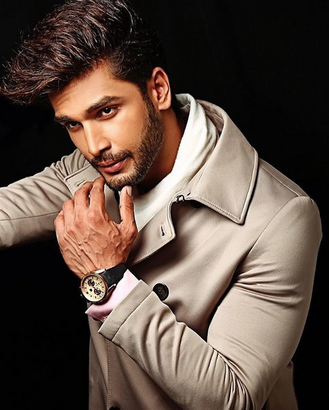 Dünyanın en yakışıklısı seçildi! Bir de eski halini görün - Resim: 3