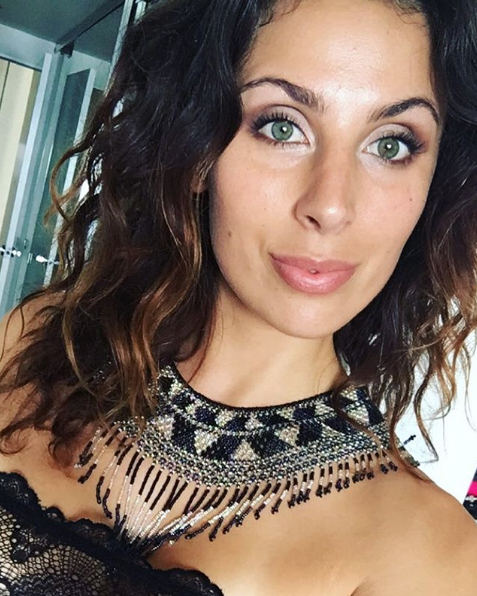 Skandal protesto özel gün kanını yüzüne sürdü sonra paylaştı - Resim: 1