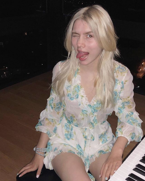 Aleyna Tilki hakkında yapılan haberlere sert çıktı: Evet aptalca özgürüm! - Resim: 1