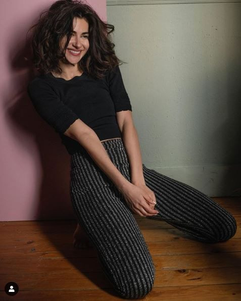 Yasak Elma yıldızı Nesrin Cavadzade'den esprili paylaşım! Temizliğe bu Nesrin gelir - Resim: 3