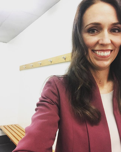 Başbakan görevi başında sevgilisinden hamile kaldı  - Resim: 4