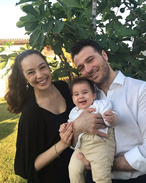 Fahriye Evcen'e de destek çıkan Azra Akın ikinci bebek sinyalini verdi - Resim: 4