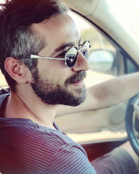 Ünlü şarkıcıdan fotoğraf çektirmek isteyen hayranına büyük terbiyesizlik!  - Resim: 4