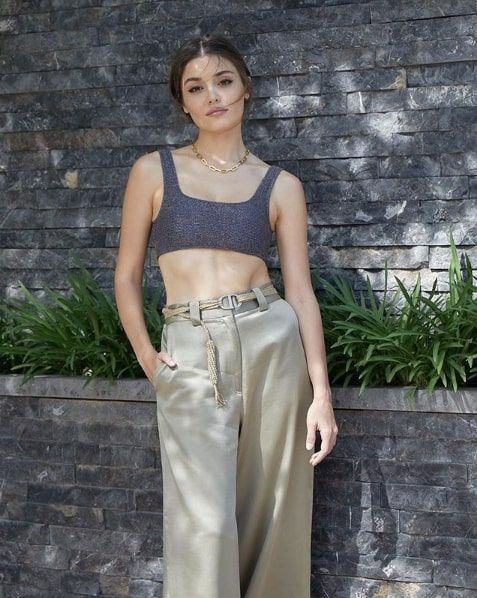 Yeğeniyle pozunu paylaşan Hande Erçel'in ilginç tişörtü fiyatıyla şoke etti - Resim: 1