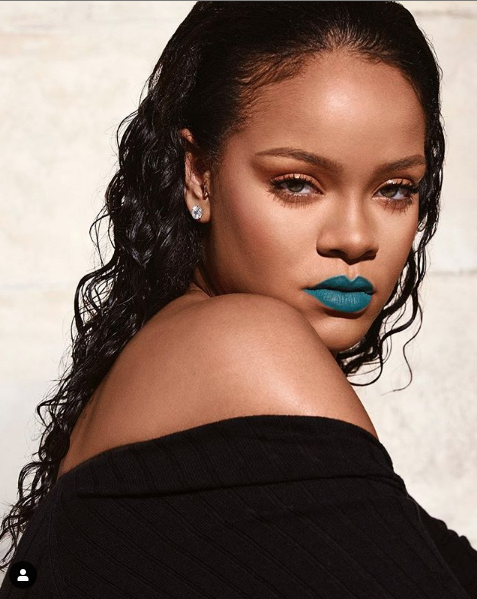 İç çamaşırı markasını çıkarmıştı! Rihanna Paris'te mağaza açtı! - Resim: 1