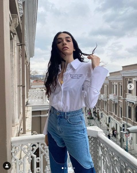 Alev Alev'in Çiçek'i Hazar Ergüçlü'den sevgilisi Onur Ünlü itirafı aralarında 19 yaş var - Resim: 1