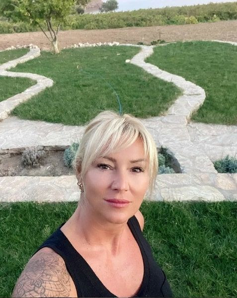 Pınar Altuğ sarı saçlarından vazgeçti görenler şoke oldu bakın yeni imajı nasıl - Resim: 1