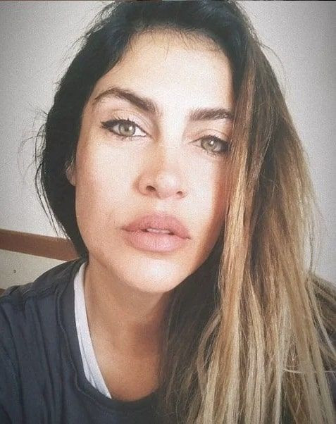 Tuğba Ekinci mini bikinisiyle vücudunu sergiledi artık resmen sınır tanımıyor - Resim: 1