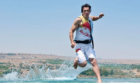 Hz. İsa gibi denizde yürüdü - Resim: 4