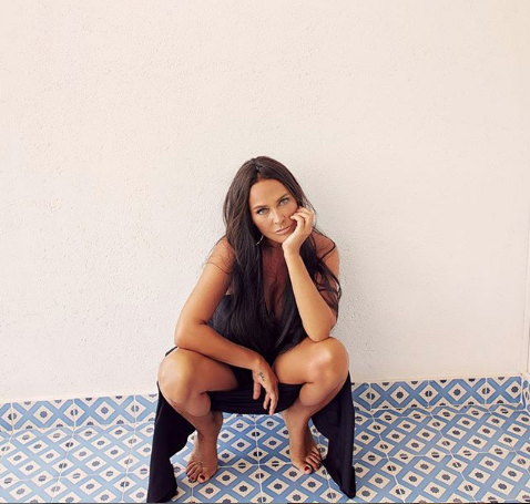 İnşaatta derin bacak dekolteli poz verdi! Hülya Avşar sosyal medyayı salladı - Resim: 4