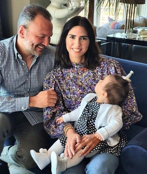 Ali Sunal eşi ve kızını paylaştı! Show TV Güldür Güldür sunucusu - Resim: 2