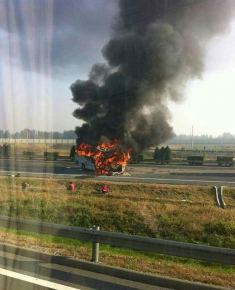 Pekin'de otobüs faciası! - Resim: 1