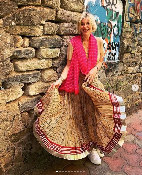 Ayşe Arman'a doğum günü sürprizi yapan eşi Ömer Dormen'in el hareketi olay oldu! - Resim: 1