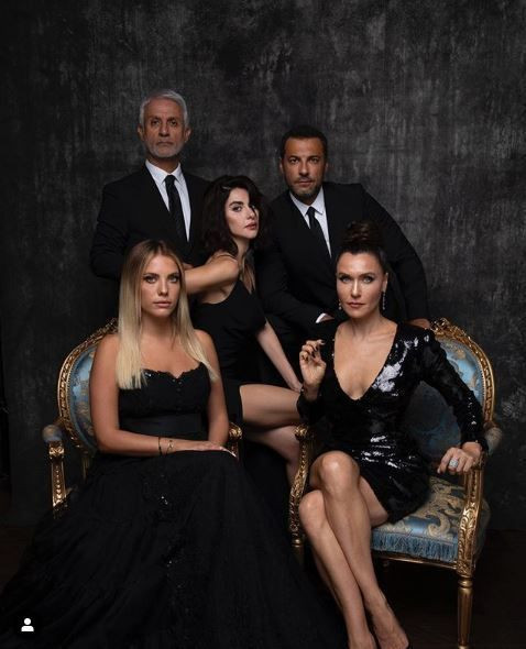 Fox TV Yasak Elma yıldızları Nesrin Cavadzade ve Eda Ece virüs isyanı çıkardı! - Resim: 1