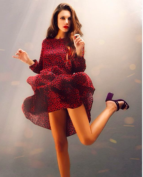 Arka Sokaklar'ın Zeliş'i bacak şov yaptı seksi elbisesi instagramı dağıttı - Resim: 4