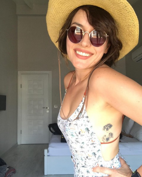 Ezgi Mola zayıfladı imaj değişikliğine gitti son haline bakın  - Resim: 1