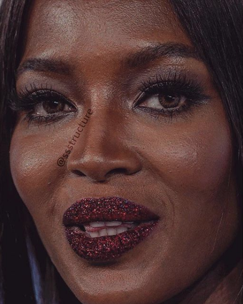 Siz ona bir de yakından bakın hele bıyıkları bu isim kim - Resim: 1