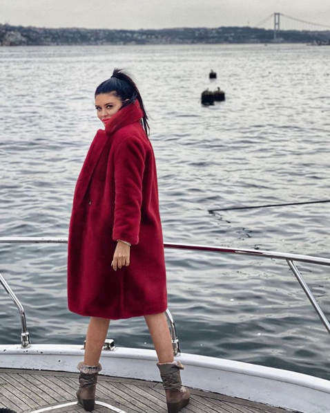 Ebru Polat kolonya makarna fırsatçılarına küfredip ifşa edeceğini söyledi - Resim: 4