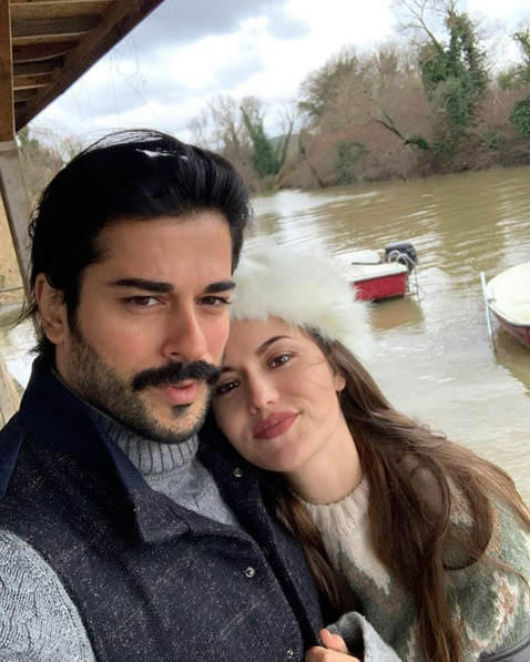 Burak Özçivit ve Fahriye Evcen'in 'Evde kal' çağrısı ATV dizisi Kuruluş Osman'ın yıldızı - Resim: 1