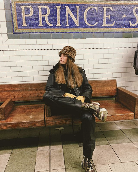 Serenay Sarıkaya'nın göğüs dekoltesi olay oldu 'makyajsız' deyip paylaştı - Resim: 3