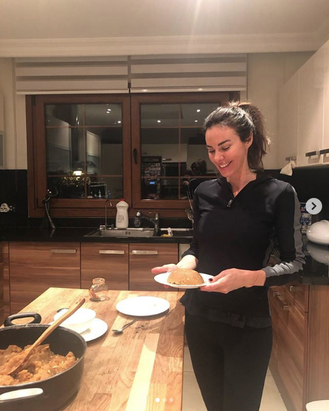 Defne Samyeli'nin ev sahibinden şok eden açıklamalar kirasını ödemiyor - Resim: 1