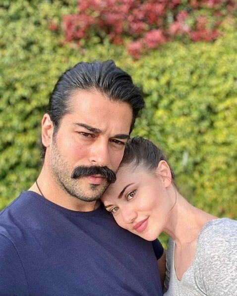 Fahriye Evcen oğlu Karan'la yeni fotoğraflarını paylaştı kısa sürede rekor beğeni - Resim: 1