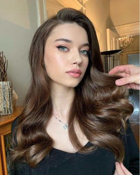 Çağatay Ulusoy'un Yeşilçam dizisindeki partneri Afra Saraçoğlu oldu - Resim: 2