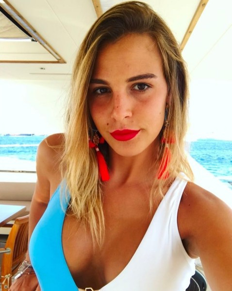 Hülya Koçyiğit'in torunu Aslışah Alkoçlar dostunun sevgilisini çaldı - Resim: 1