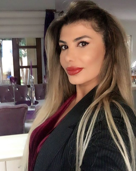 Podyumda kalçasını açmasını olay olmuştu! Şarkıcı Hatice'nin topuklu ve bikinili kombini - Resim: 3