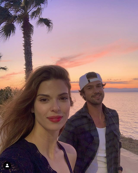 Larissa Gacemer'e Hazal Kaya'dan destek! 'Beni böyle kabul etti demen dokundu' - Resim: 1